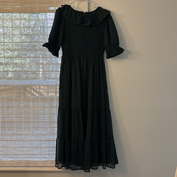 Ivy City Co. - Gracie Dress in Emerald Chiffon - Picture 4 of 5
